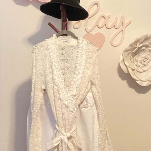 Anne Fontaine lace blouse. - Picture 6 of 8